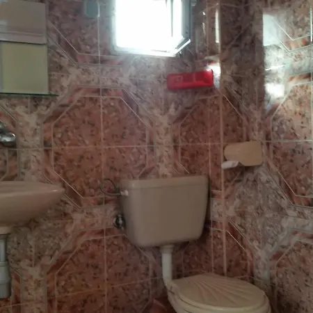 Shans 2 Szálloda 2*