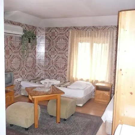 Shans 2 Szálloda 2*