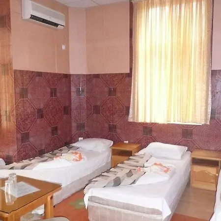 Hotel Shans 2 2*