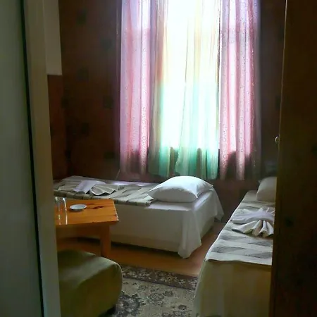 Shans 2 Hotel 2*