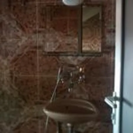 Shans 2 Hotel